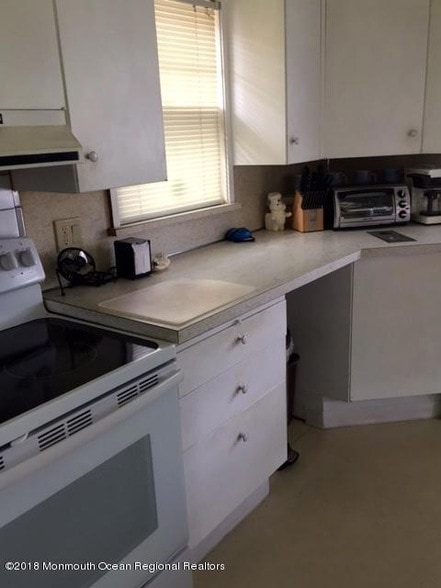 Building Photo - 318 15th Ave