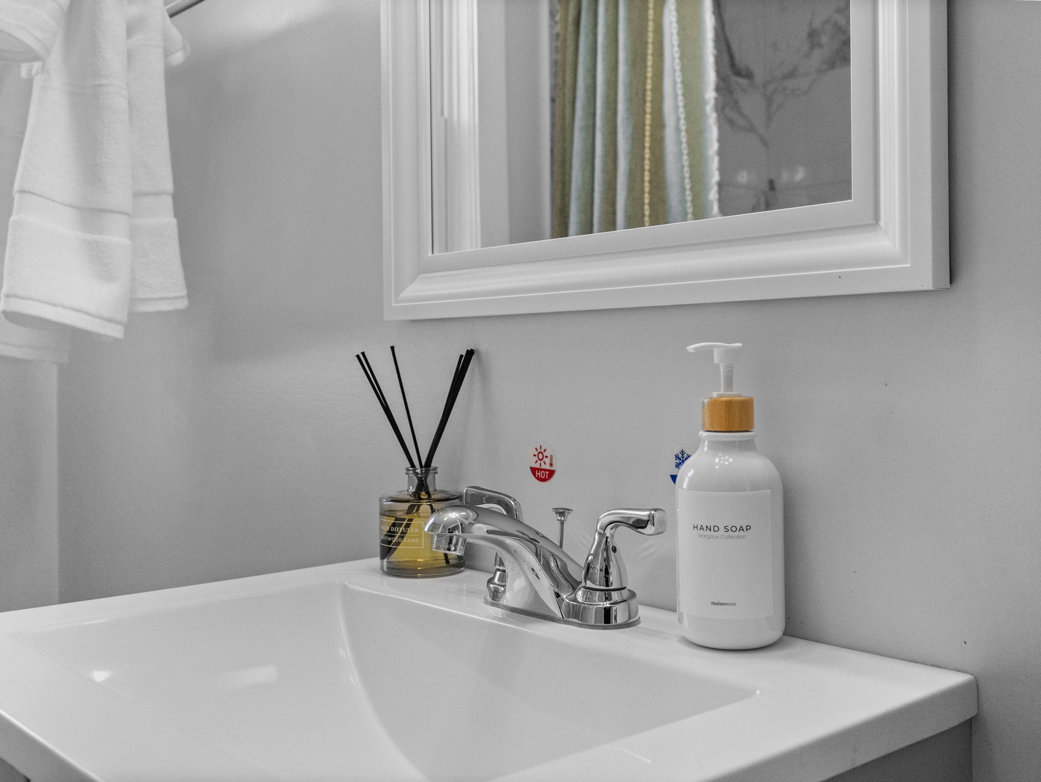 Building Photo - 168 School St