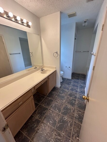 Building Photo - 1011 Windymeadow Ln