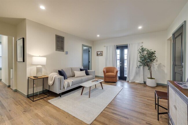 Building Photo - 207 NW 23rd St