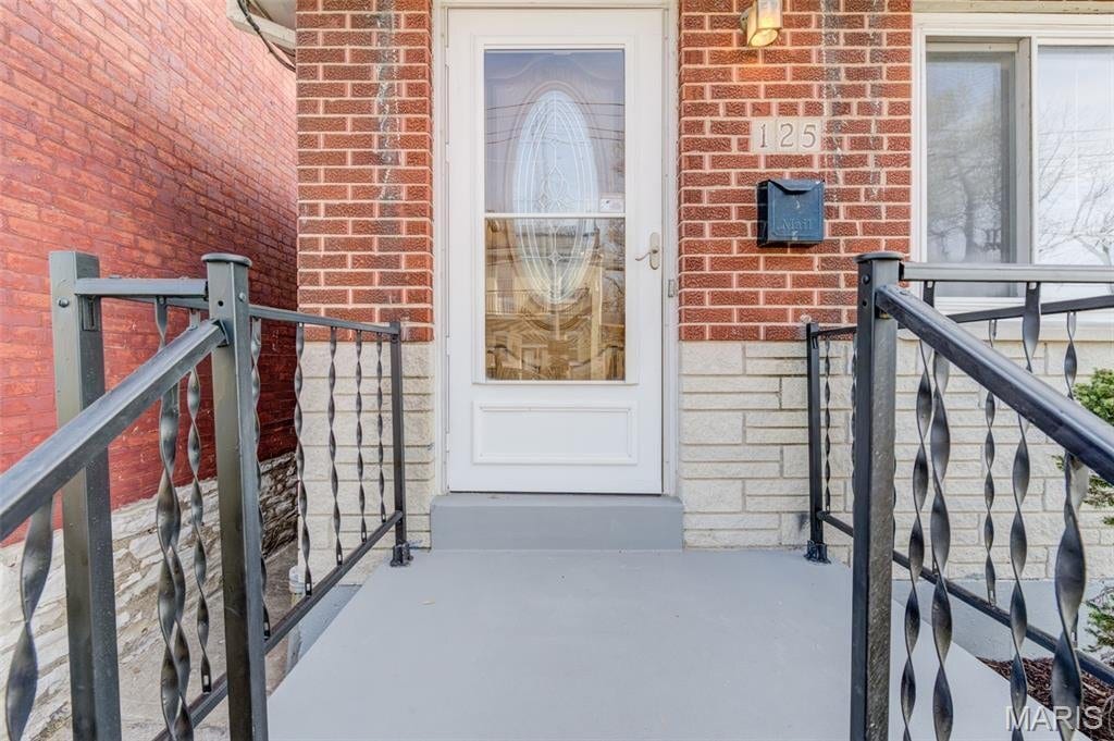 Building Photo - 125 Koeln Ave