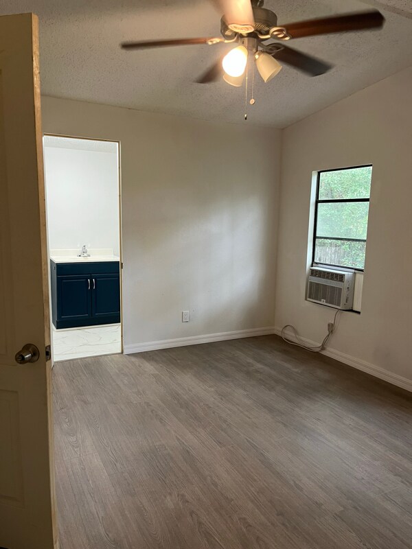 Building Photo - 109 Caracas St