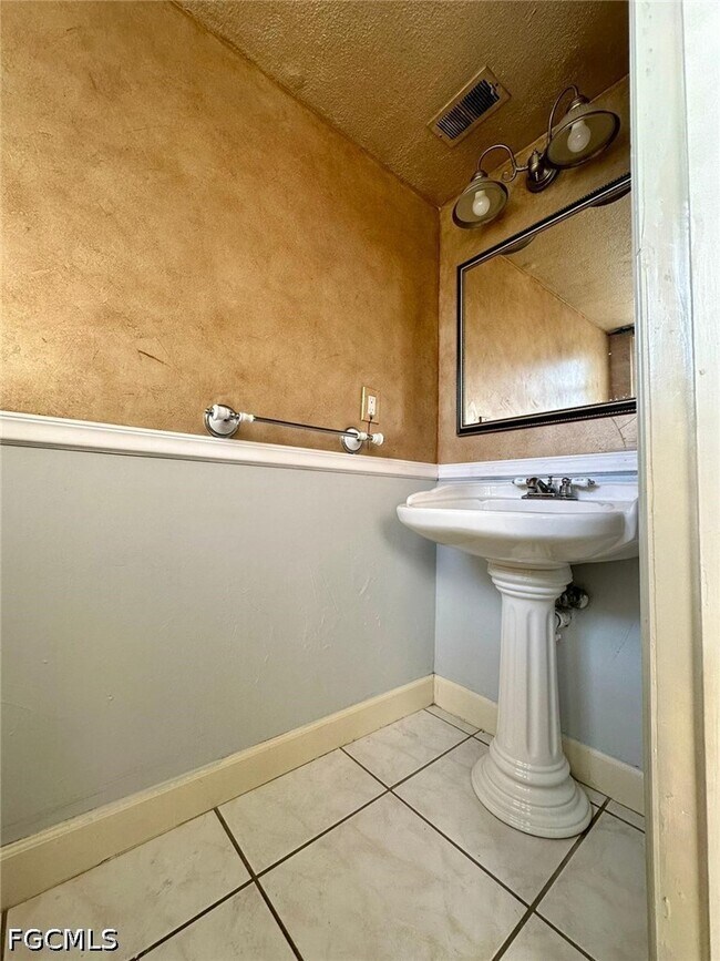 Building Photo - 5826 Whiting Ct