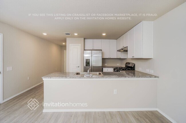 Building Photo - 703 Vermilion