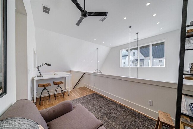 Building Photo - 11173 Serenbe Ln