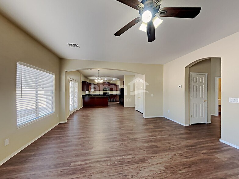 Building Photo - 1517 S 115th Dr