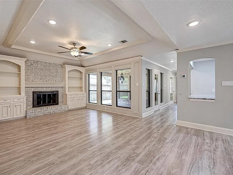 Building Photo - 911 Montview Dr