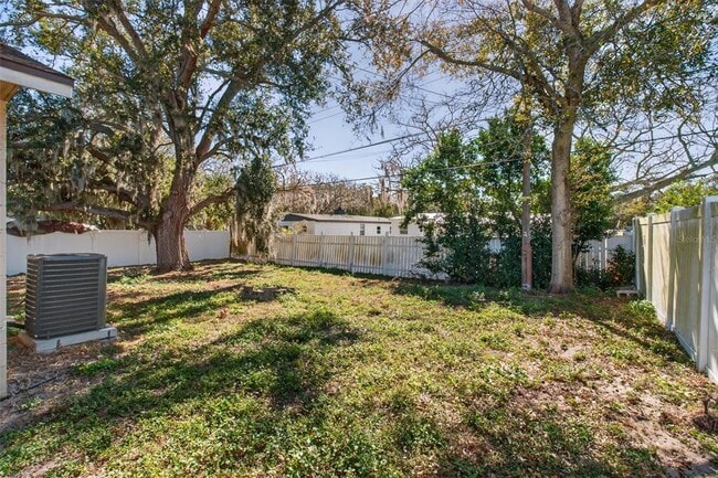 Building Photo - 2174 19th Ave SW