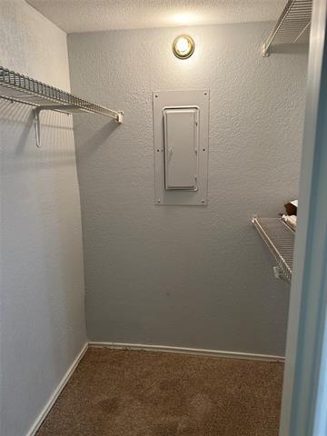 Building Photo - 2300 Balsam Dr