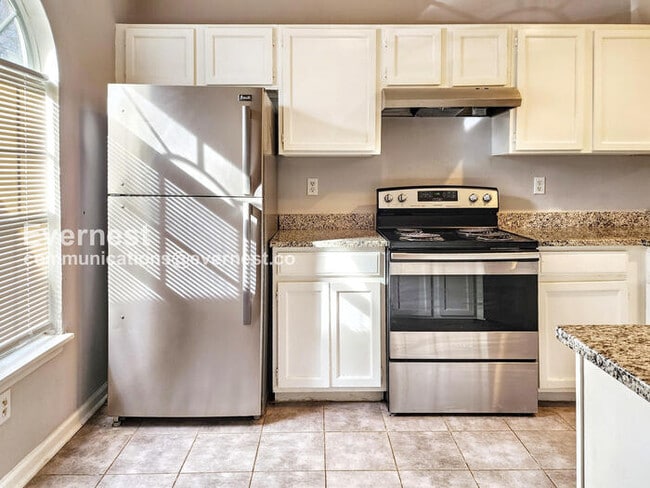 Building Photo - 1942 Cornell Way