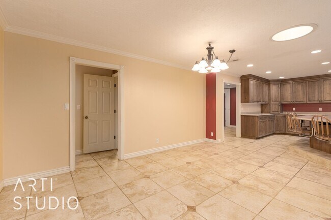 Building Photo - Spacious 4 Bedroom, 3 Bathroom Home for Rent