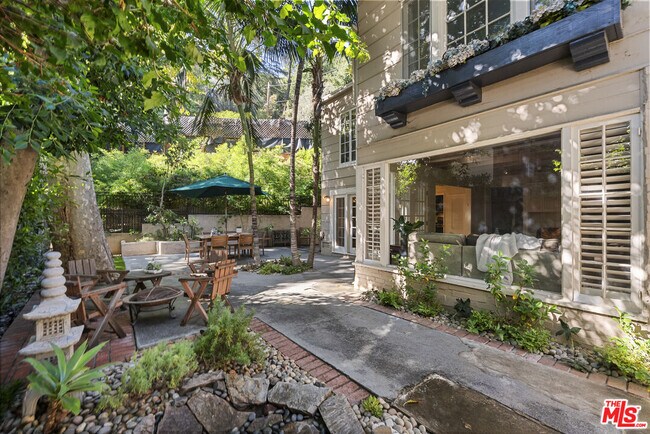 Building Photo - 2377 N Beverly Glen Blvd
