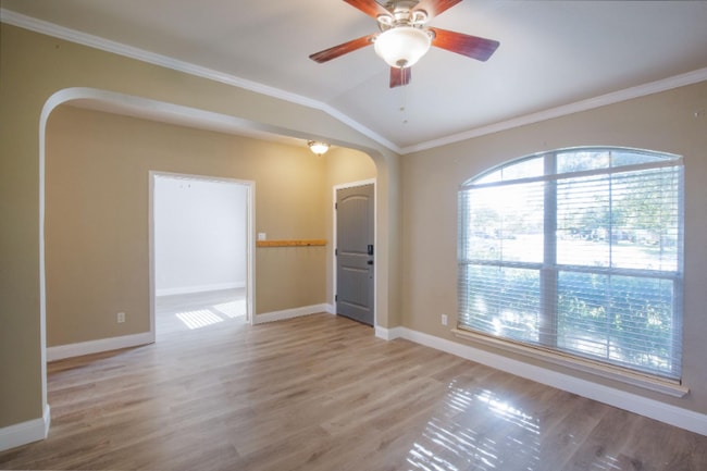 Building Photo - 3121 Blue Ridge Dr