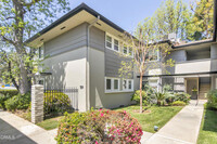 Building Photo - 924 S Orange Grove Blvd