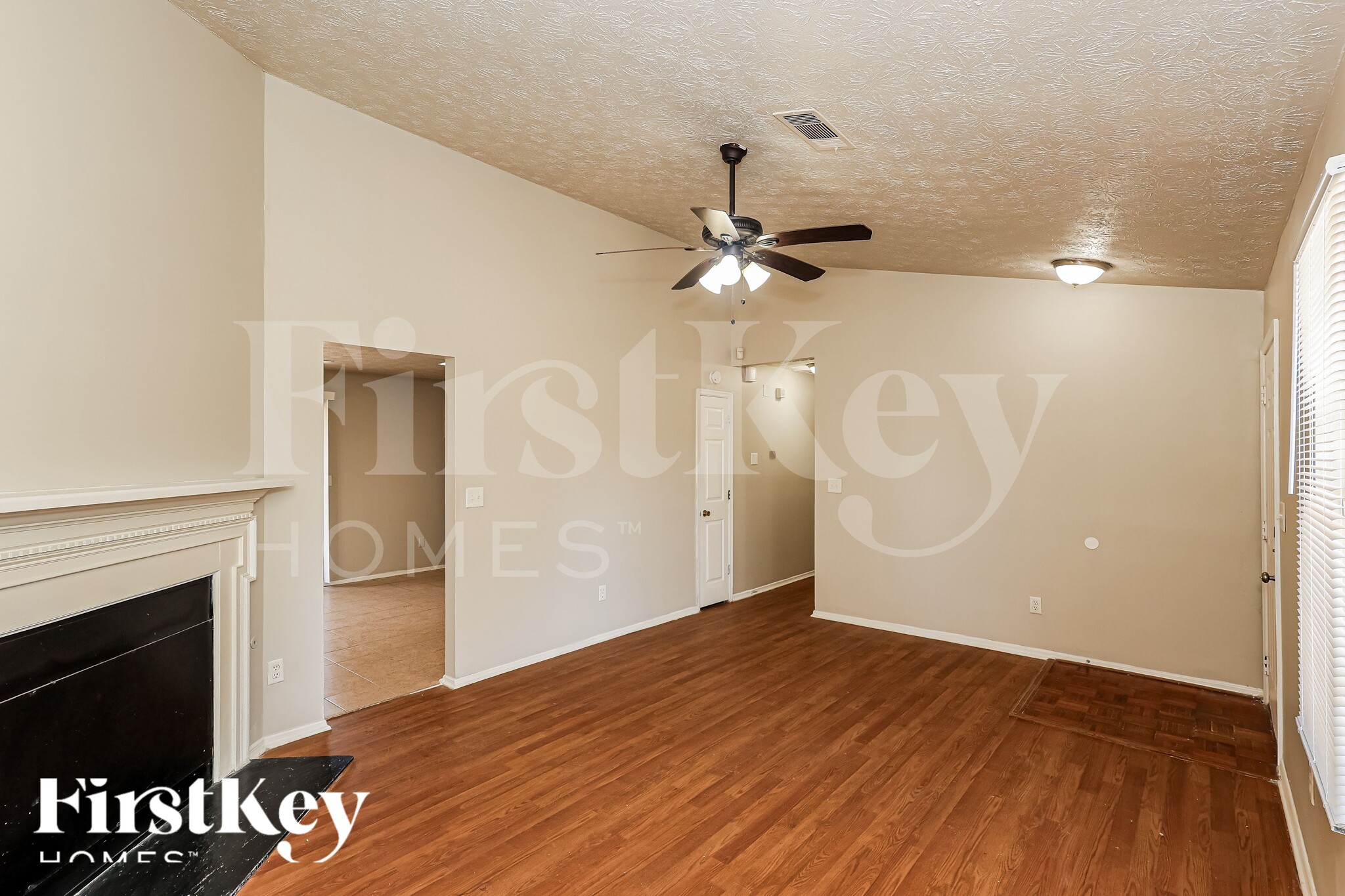 Building Photo - 6450 Peppermill Ln