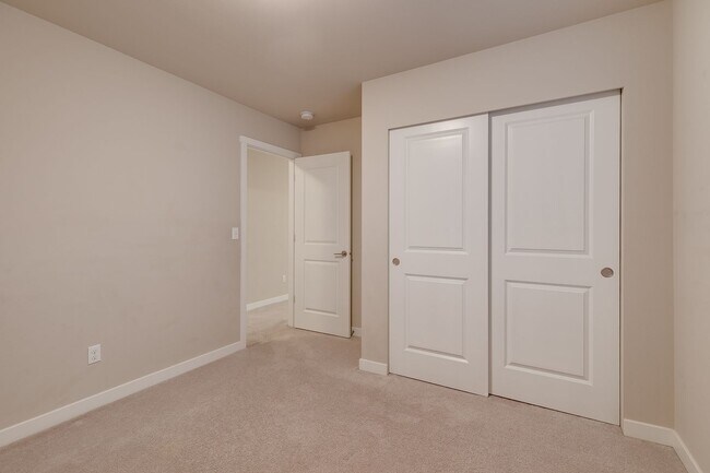 Building Photo - Beautiful Bothell Home Close to North Creek High!