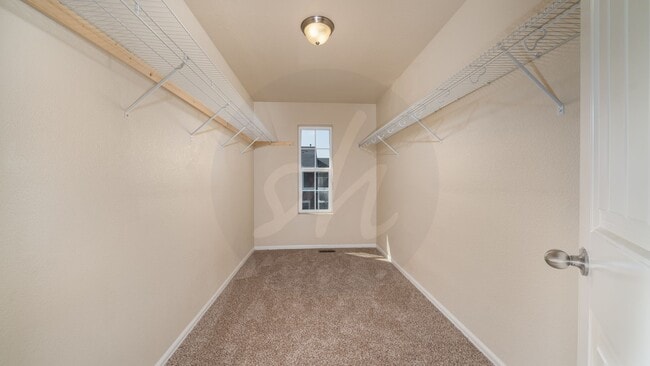 Building Photo - Two story townhome in Soaring Eagles