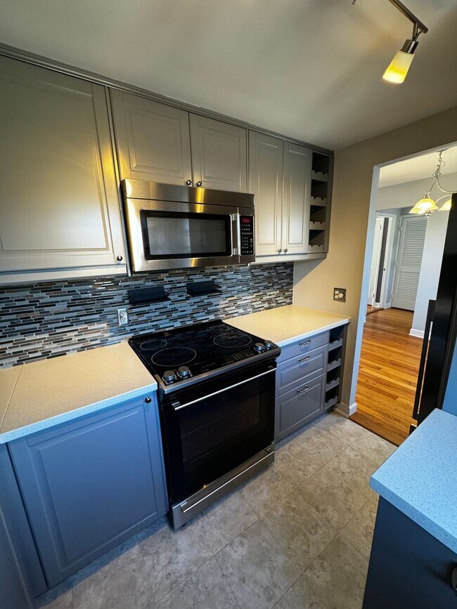 Building Photo - Experience Elevated Living in Arlington, VA