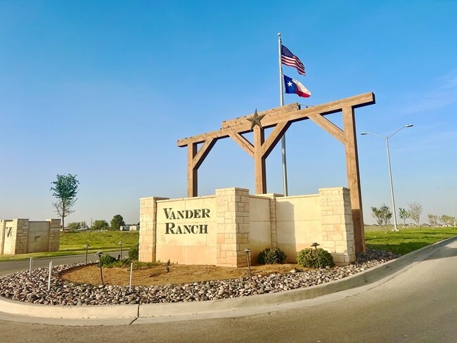 Building Photo - 2606 S County Rd