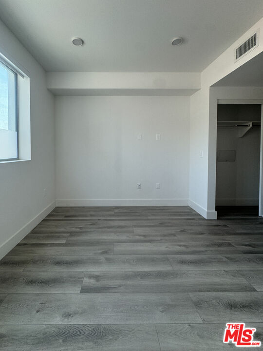 Building Photo - 6535 Melrose Ave