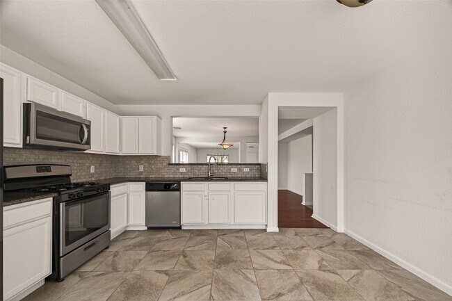 Building Photo - 4719 Silver Spruce Ln