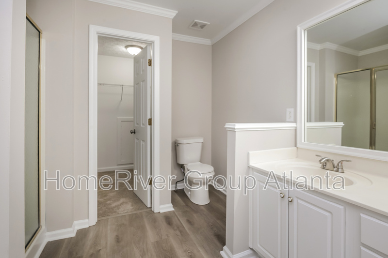 Building Photo - 911 Rolling Meadows Dr