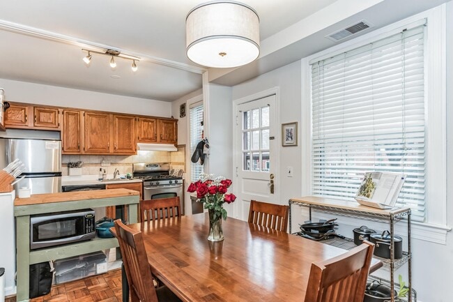 Building Photo - 2601 16th St S