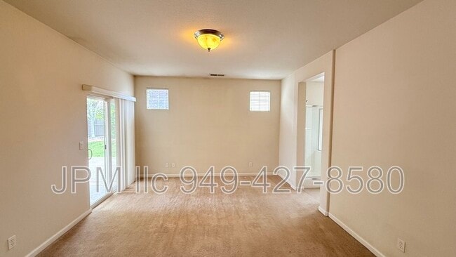 Building Photo - 565 Connemaras Ct