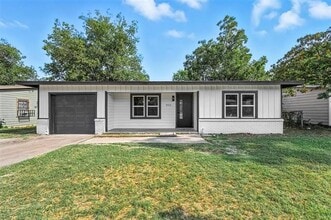 Building Photo - 4413 Quails Ln