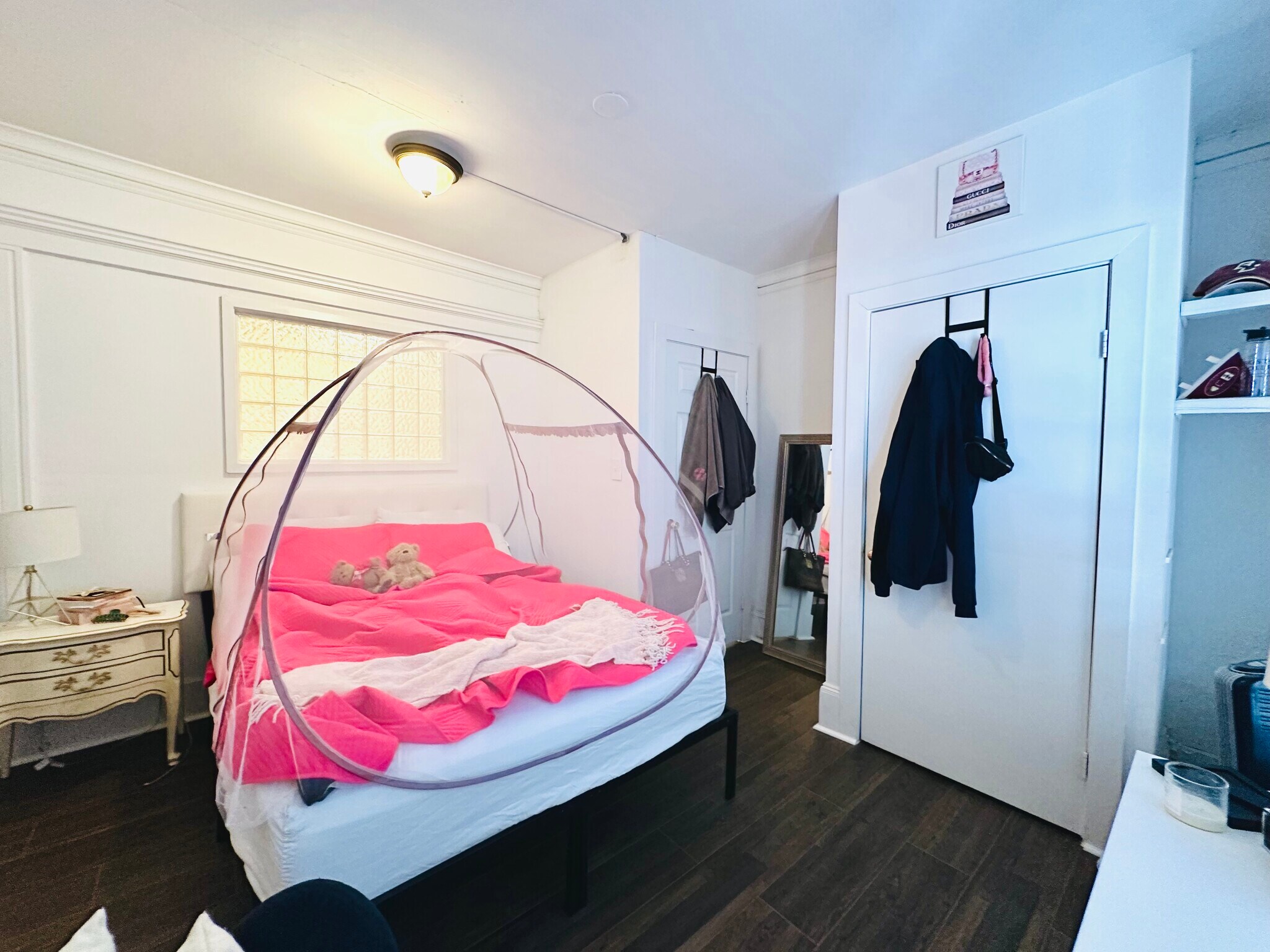 Building Photo - 458 Park Dr