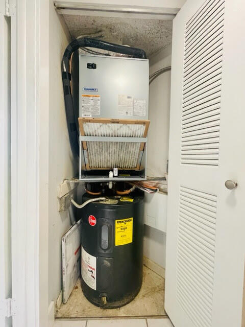 Building Photo - 5571 Courtyard Dr