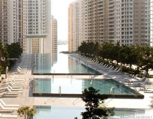 Building Photo - 475 Brickell Ave