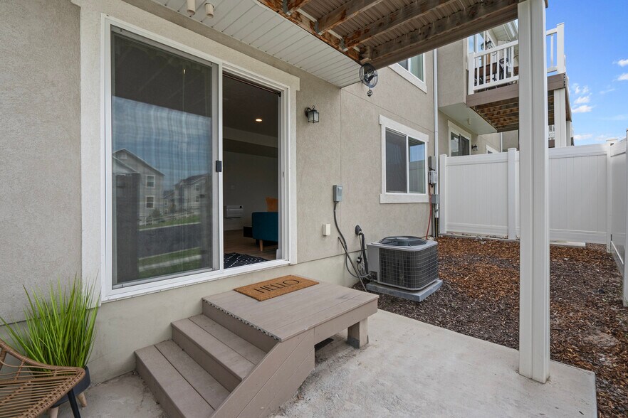 Building Photo - 14549 S Juniper Shade Dr
