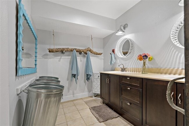 Building Photo - 808 Rustic Oaks Dr