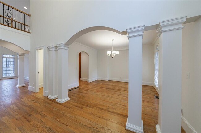 Building Photo - 125 River N Cir