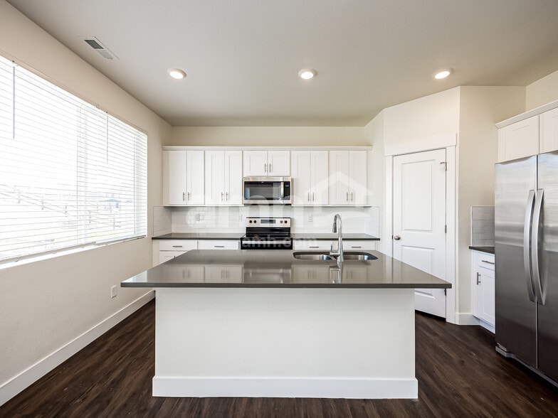 Building Photo - 7608 Mardale Ln