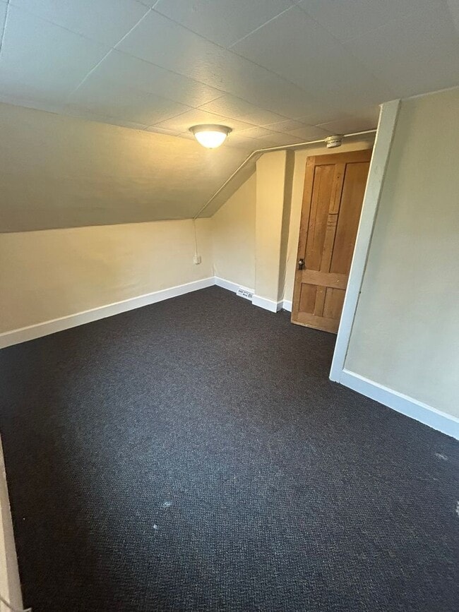 Building Photo - 79 Chase St