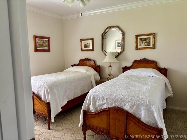 Building Photo - 3 SE Turtle Creek Dr