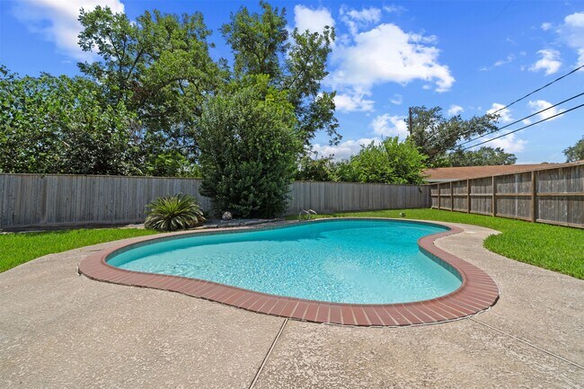 Building Photo - 5826 Spruce Forest Dr