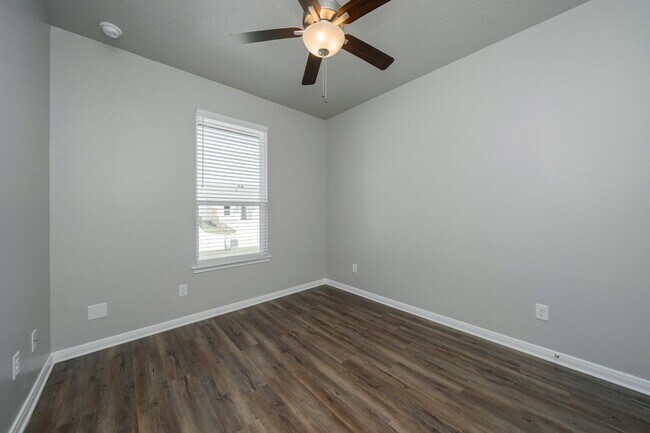 Building Photo - Live, love, and grow in this charming townhome!