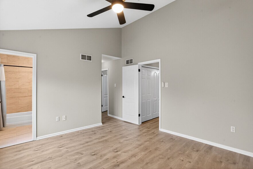 Building Photo - 2801 Harvard Ct