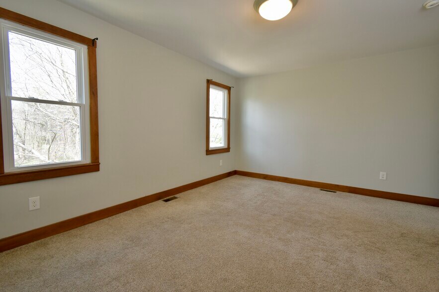 Building Photo - 39E Bellis Cir