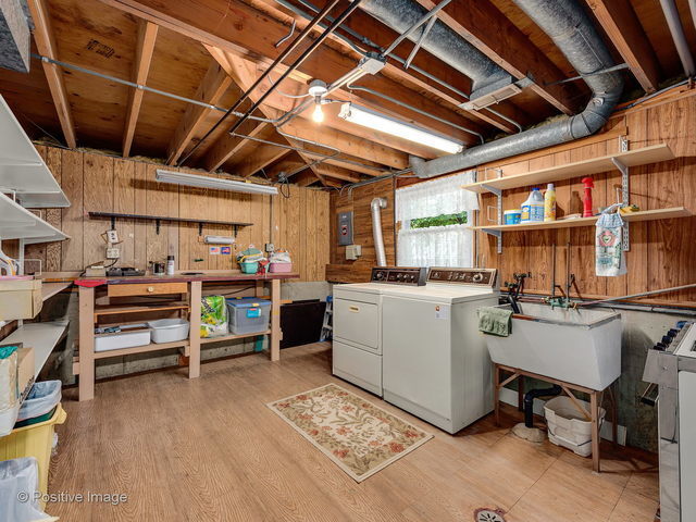 Building Photo - 7827 Rohrer Dr