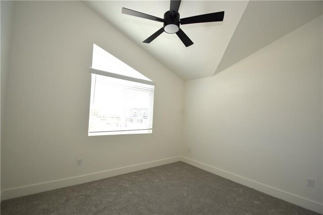 Building Photo - 421 Azurite Rd