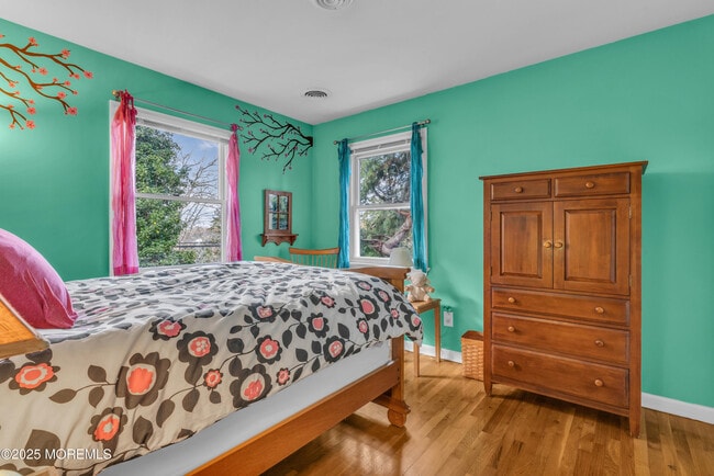 Building Photo - 2420 Cedar St