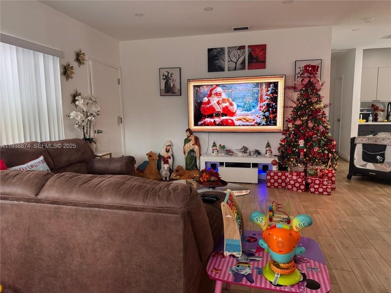 Building Photo - 2775 SW 6th St