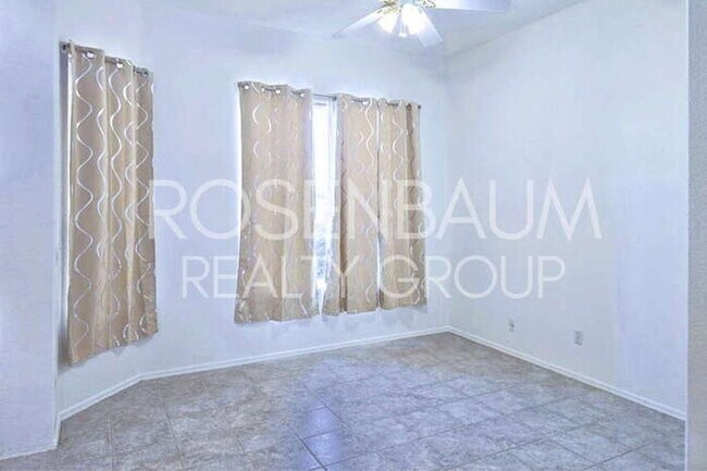 Building Photo - Stunning 2-beds, 2-baths home located in t...