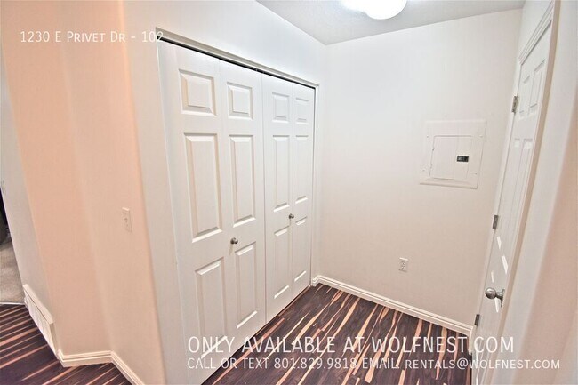 Building Photo - 1230 Privet Dr