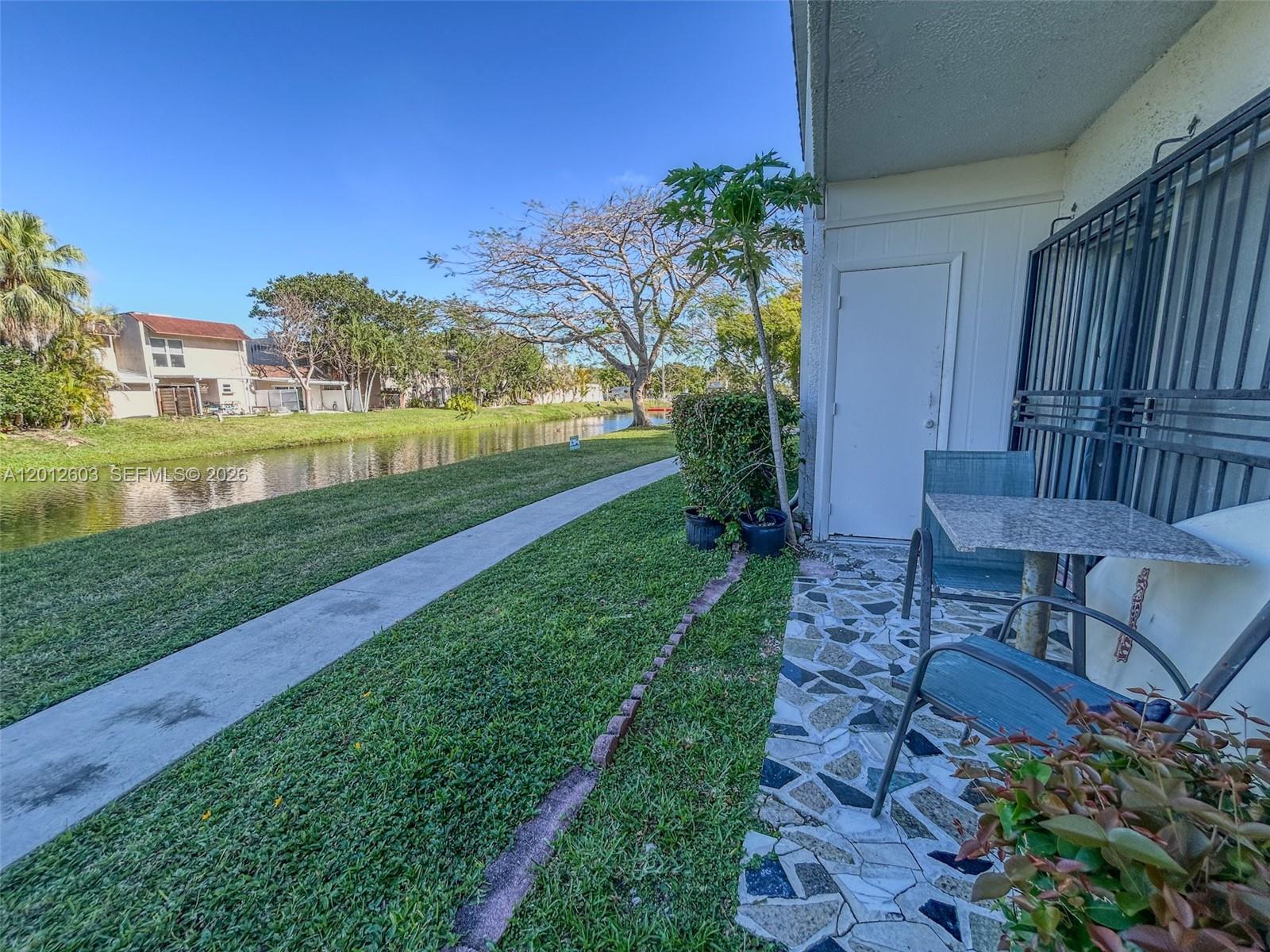 Building Photo - 10365 N Kendall Dr