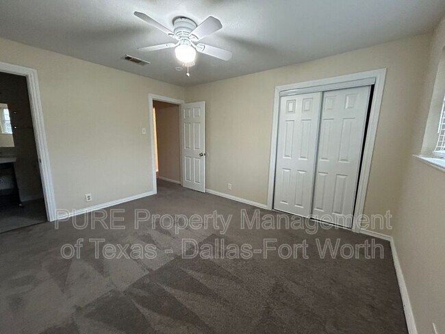 Building Photo - 3428 Statler Dr